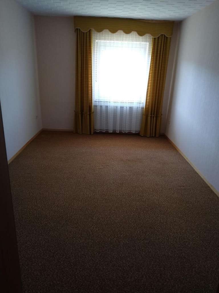 Immobilie in Furtwangen im Schwarzwald - Vielseitig nutzbares Zweifamilienhaus mit unverbaubarer Aussicht - Bild 4
