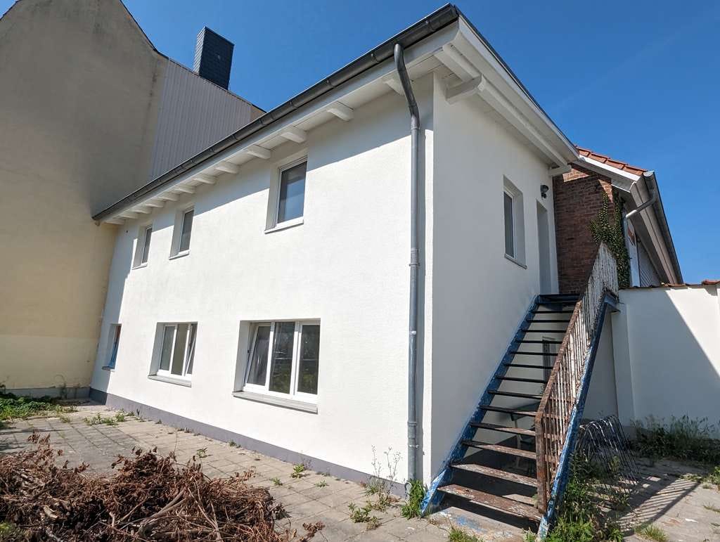 Immobilie in Barth - Wunderschöne Wohnung 1. OG mit separatem Eingang, zentral gelegen - als FeWo geeignet! - Bild 1