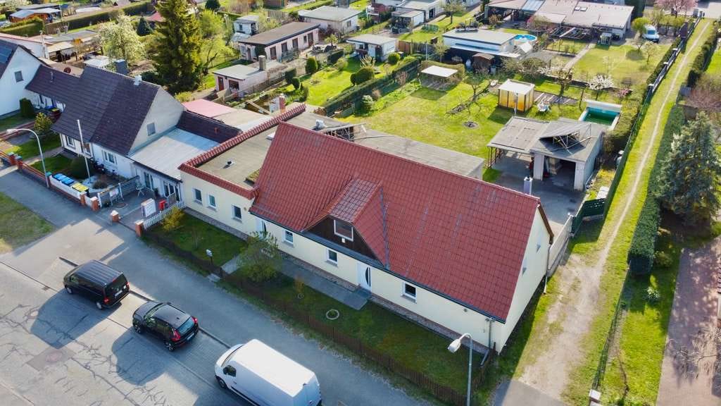 Immobilie in Leegebruch - Vielseitiges Einfamilienhaus mit Option zum Zweifamilienhaus – großzügiges Grundstück und Süd- - Bild 0