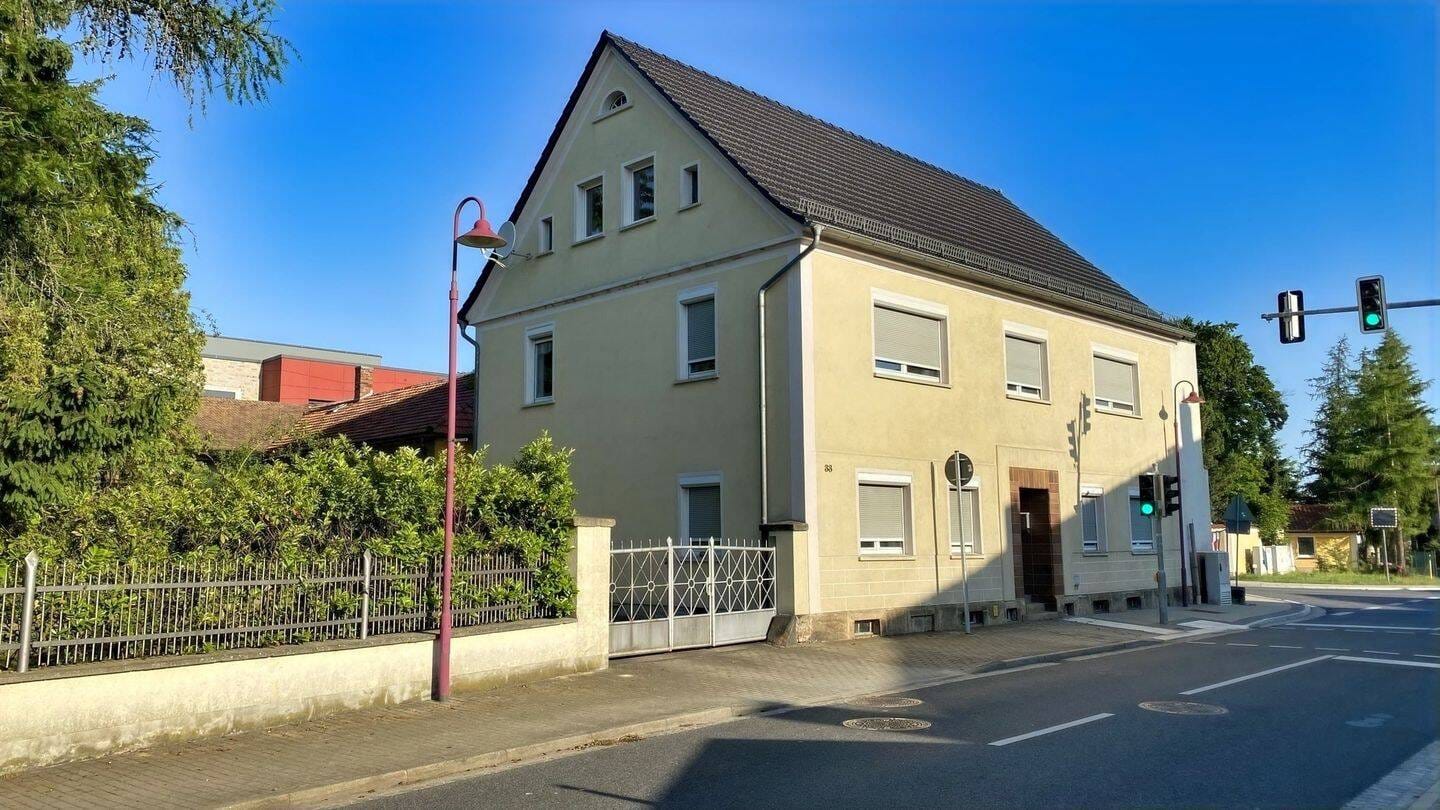 Immobilie in Rothenburg/Oberlausitz - Viel Platz mit Nebengebäude und Garagen - Bild 0