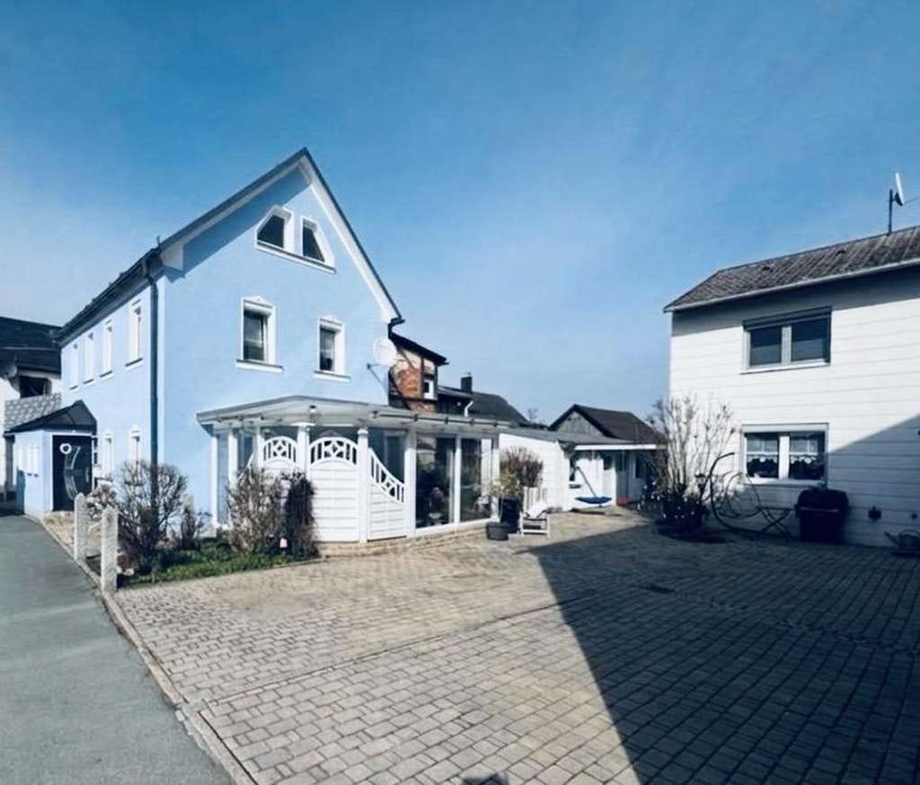 Immobilie in Rehau - 2 Einfamilienhäuser - 1 Grundstück - viele Möglichkeiten - Bild 2