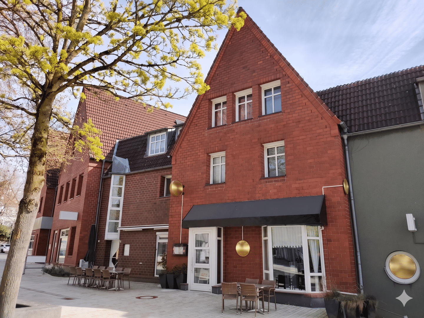 Immobilie in Fröndenberg/Ruhr - Gepflegtes Wohn-und Geschäftshaus in top Lage - Bild 0