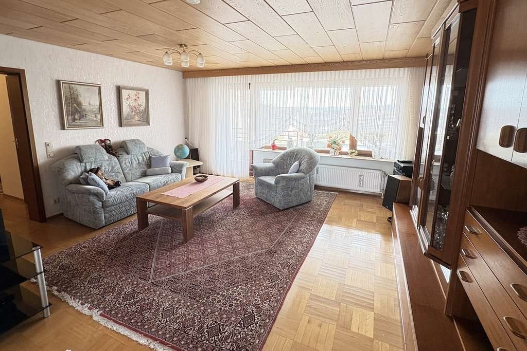 Immobilie in Renningen - Schöne, großzügige Wohlfühlwohnung mit Weitblick - Bild 2