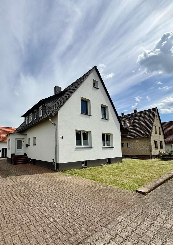 Immobilie in Dielmissen - Freistehendes Einfamilienhaus | 7 Zimmer | 2 Bäder | Kamin | Einbauküche | 2025 umfassend saniert - Bild 2