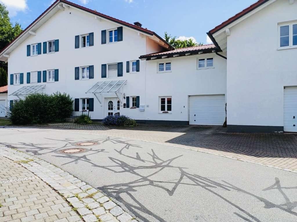 Immobilie in Bischofsmais - Gepflegtes Doppelhaushälfte mit 6 Zimmern in Bischofsmais - Bild 0