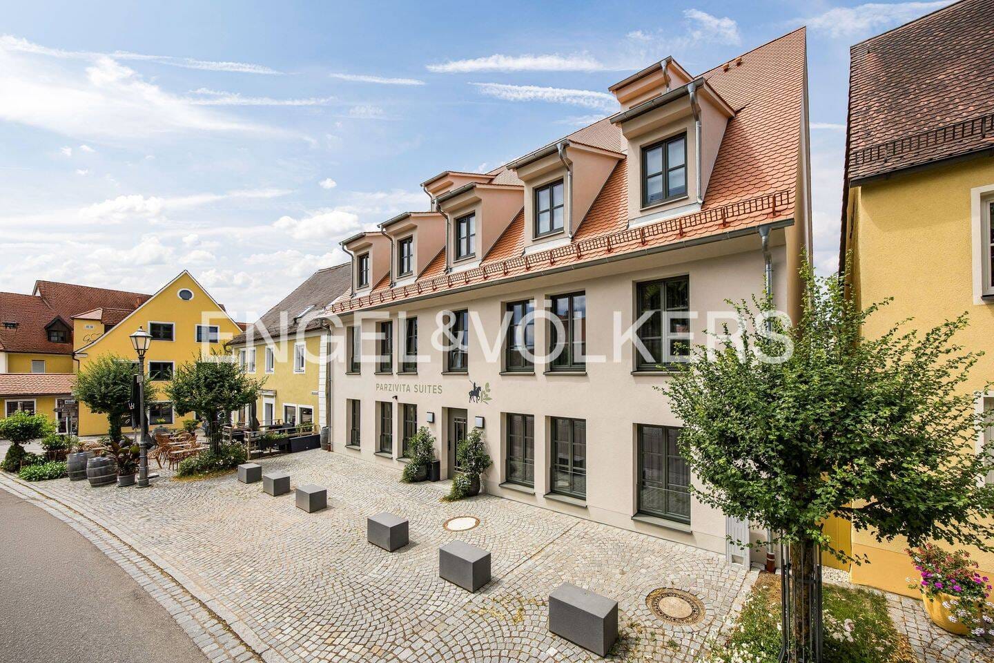 Immobilie in Wolframs-Eschenbach - Modernes Investment im Fränkischen Seenland - Voll möblierte Maisonette-Wohnung mit Ferienvermietungskonzept - Bild 0