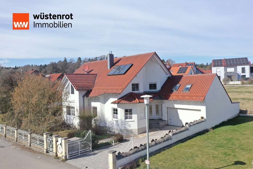 Immobilie in Brunn - Großzügiges EFH in ruhiger Lage in Brunn/Laaber – auch für 2 Generationen, sofort bezugsfrei - Bild 1