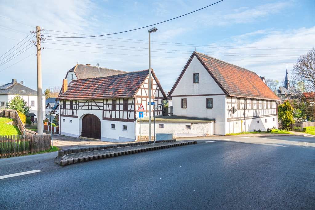 Immobilie in Glauchau - +++Ruheoase im Grünen: Bauernhof und zwei Grundstücke in Glauchau - Entdecken Sie Ihr Zuhause!+++ - Bild 1