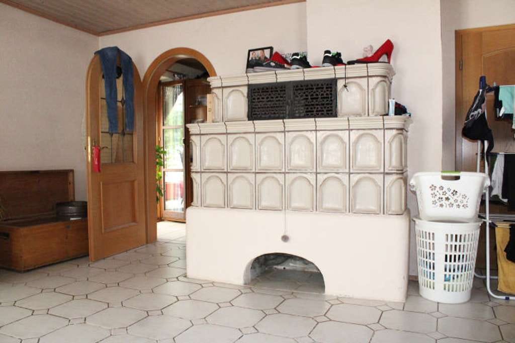 Immobilie in Mickhausen - Haus sucht Handwerker! Schön gelegenes Einfamilienhaus in Mickhausen - Bild 2