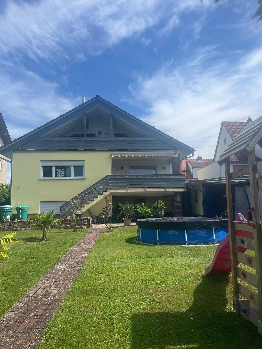 Immobilie in Hasselroth - ZWEIFAMILIENHAUS AN WIESEN – LEBEN IN UND MIT DER NATUR! GROSSZÜGIGES WOHNEN – ARBEITEN – FREIZEIT IM WUNDERSCHÖNEN GARTENBEREICH - Bild 4