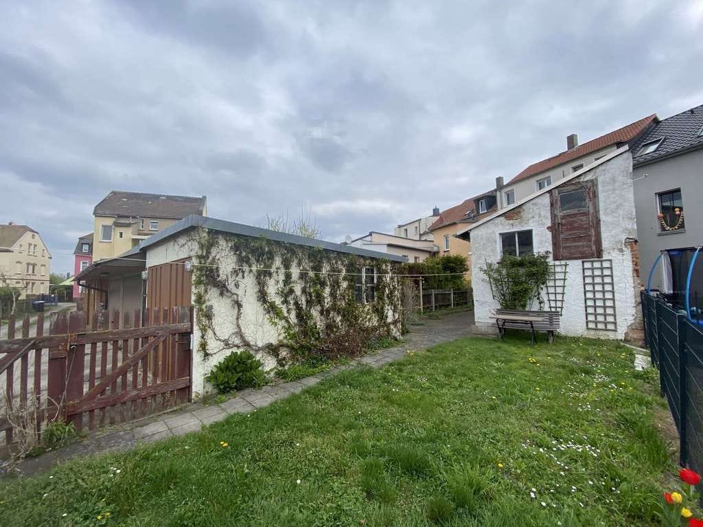 Immobilie in Groitzsch - Tolles Stadthaus mit Garage und Zufahrt - auch Generationswohnen möglich - in Groitzsch zu verkaufen - Bild 1