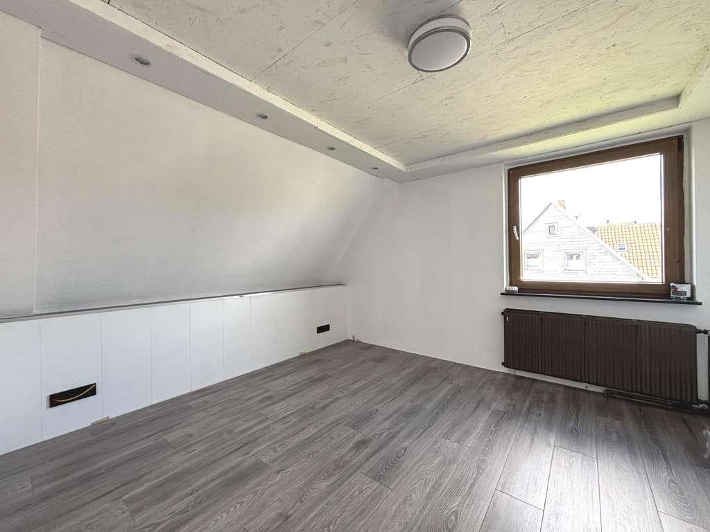 Immobilie in Lamspringe - Zweifamilienhaus in Lamspringe-Neuhof mit viel Platz für Familie und Alltag! - Bild 4