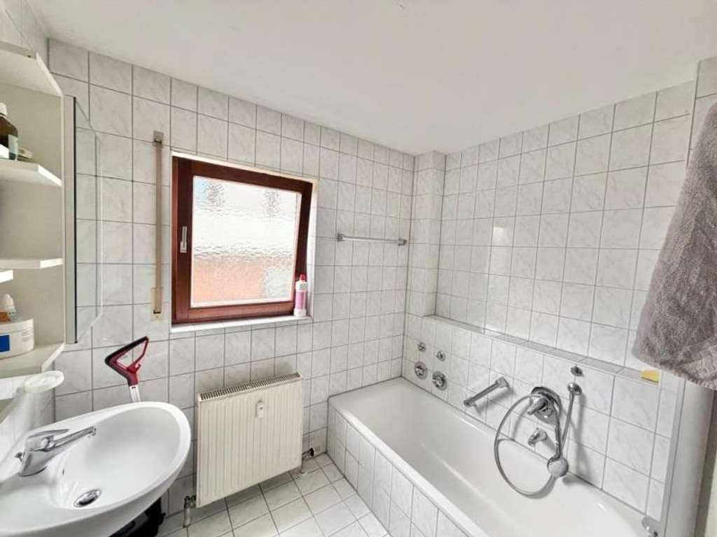 Immobilie in Tamm - Zugreifen lohnt sich! Interessante 3 Zimmer-Wohnung mit sonnigen Balkon! - Bild 4