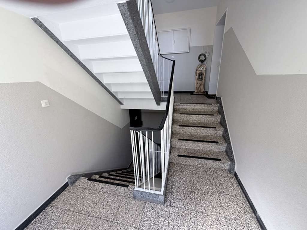 Immobilie in Stuhr - Solides Mehrfamilienhaus mit 6 Wohnungen in fantastischer Wohnlage von Stuhr zum "Schnäppchenpreis" - Bild 1