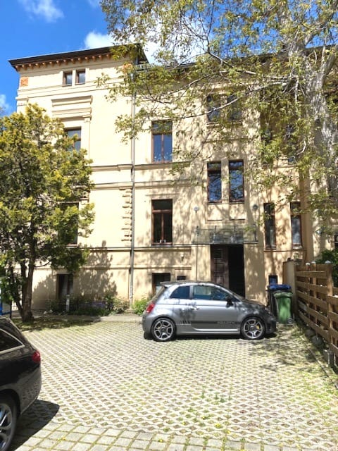 Immobilie in Altenburg - Attraktives Mehrfamilienhaus am nördlichen Rand der Innenstadt zu verkaufen - Bild 1