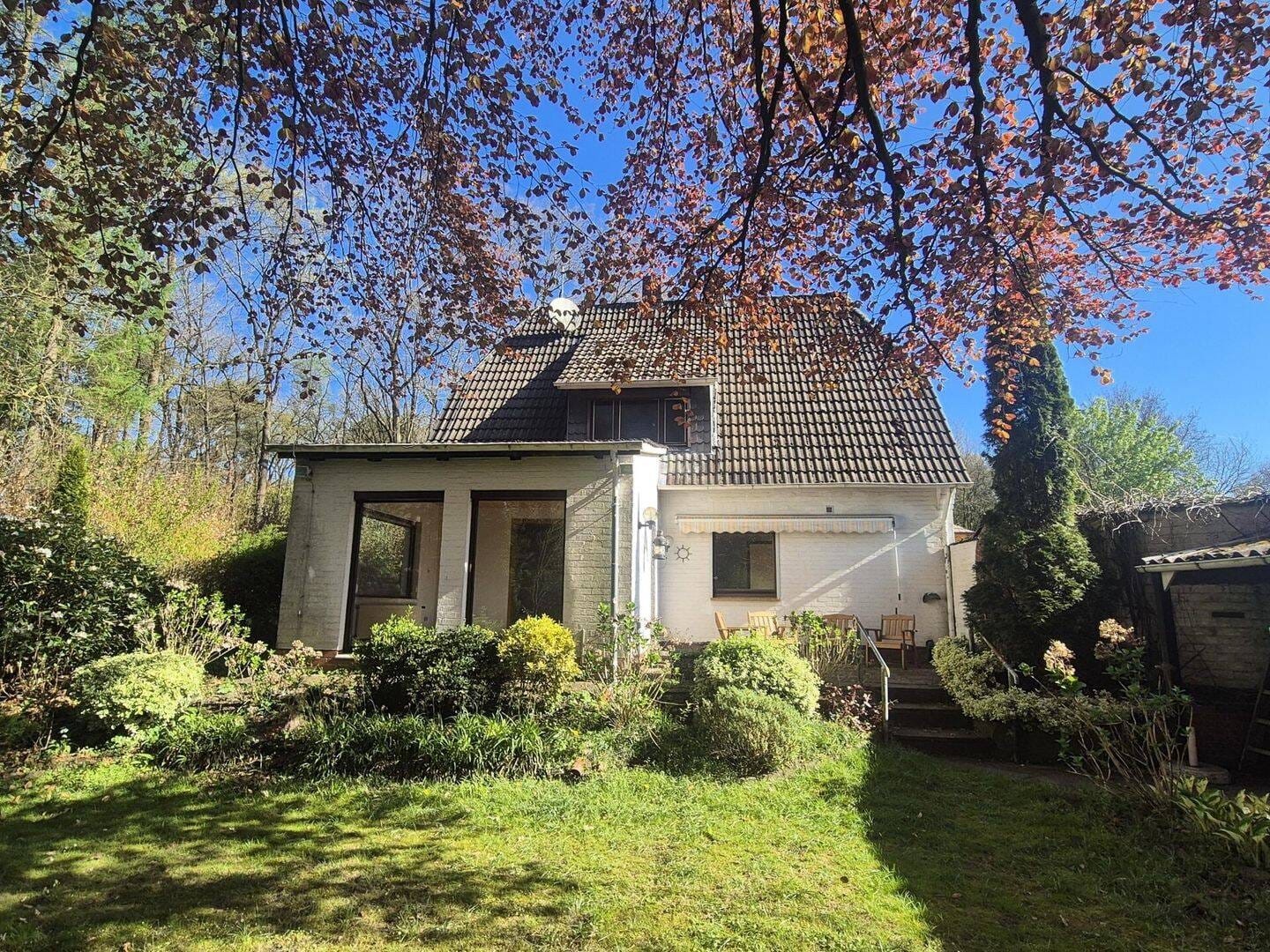 Immobilie in Dötlingen - Sanierungsbedürftiges Wohnhaus auf traumhaftem Grundstück in Waldrandlage in Dötlingen - Bild 1