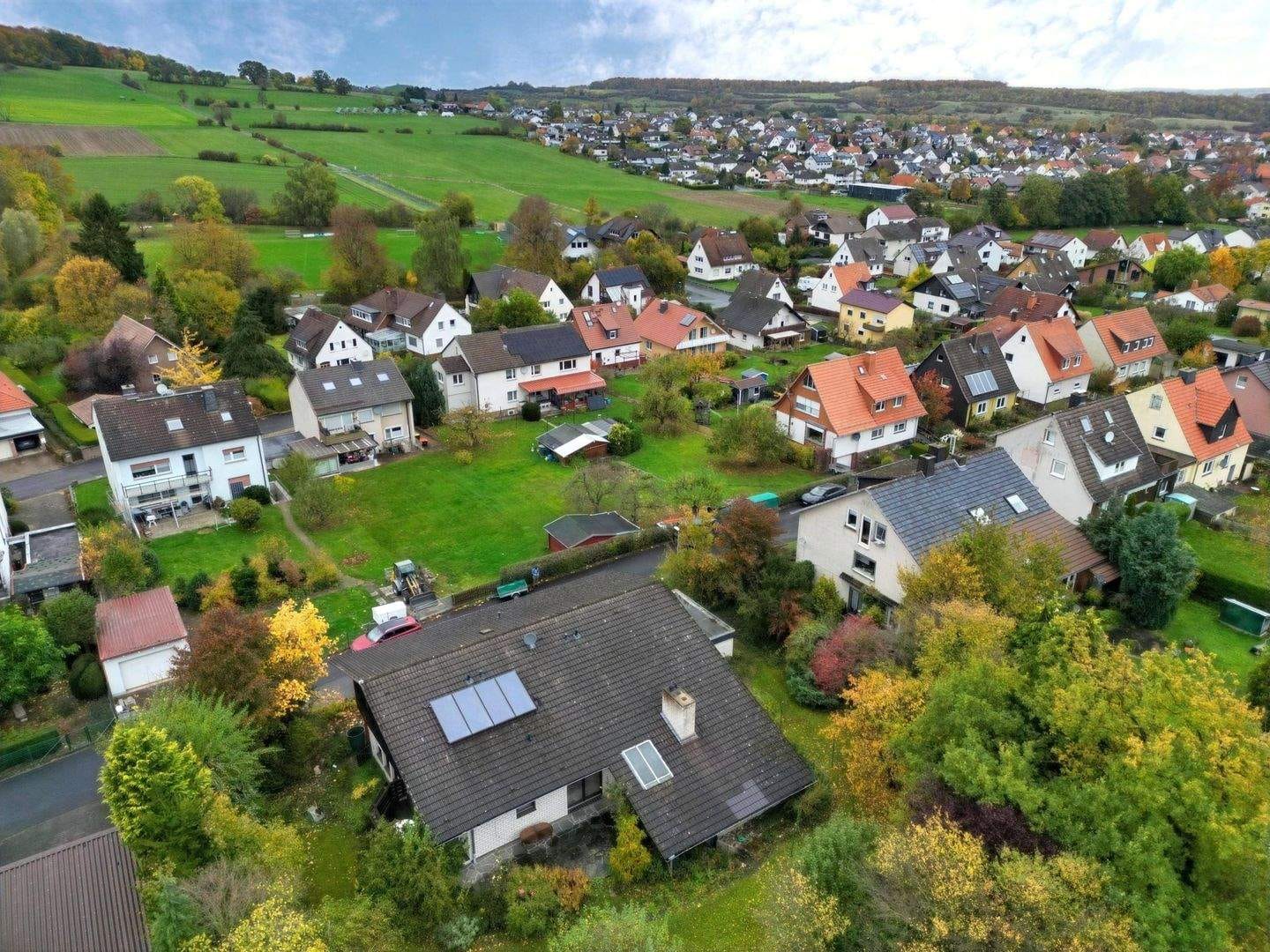 Immobilie in Ahnatal - Lichtdurchflutetes Einfamilienhaus in idyllischer Ortsrandlage von Ahnatal-Weimar - Bild 3