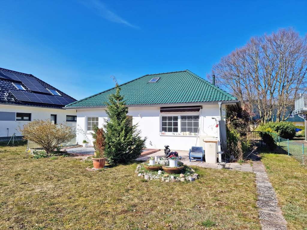 Immobilie in Zempin - Einfamilienhaus mit Blick ins Grüne und großzügigem Grundstück im Seebad Zempin - Bild 1