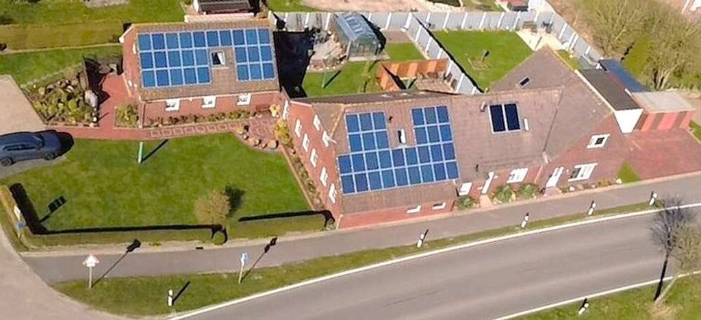 Immobilie in Wittmund - Ein besonderes Dreifamilienhaus mit viel Potenzial, in der Nähe von Carolinensiel zu verkaufen ! - Bild 3