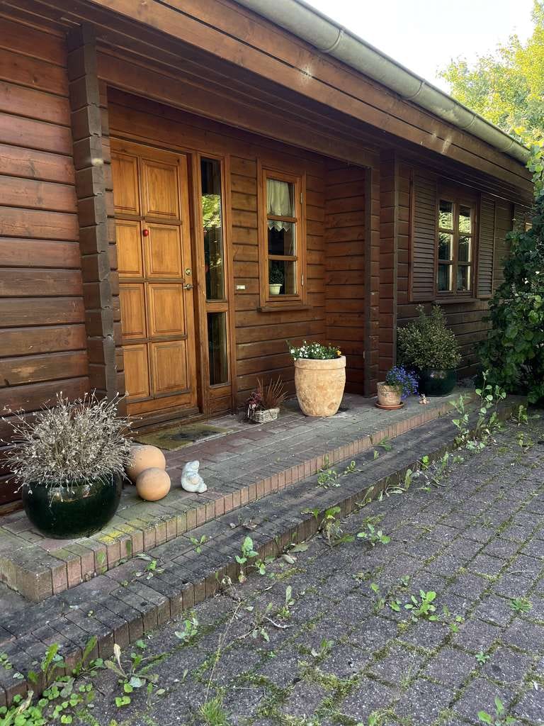 Immobilie in Jerrishoe - Einfamilienhaus/ Holzhaus mit schönem Grundstück und lichtdurchfluteten Räumen  - Bild 3