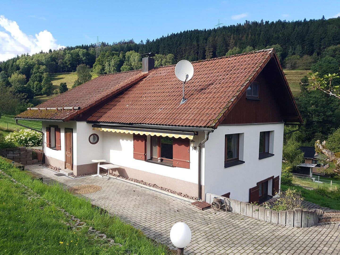 Immobilie in Schleusegrund - 1 x-ige GelegenHEIT ! MEGA WochenendHAUS - HOMEofficePLACE - grandiose Lage im Thüringer Wald - Ausblick + RUHE + Naturidyll zu jeder Jahreszeit - Bild 0
