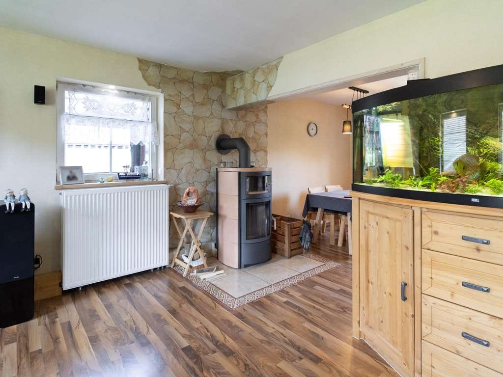 Immobilie in Neuberend - Komplett saniertes Einfamilienhaus mit wasserführendem Holzofen - Bild 3