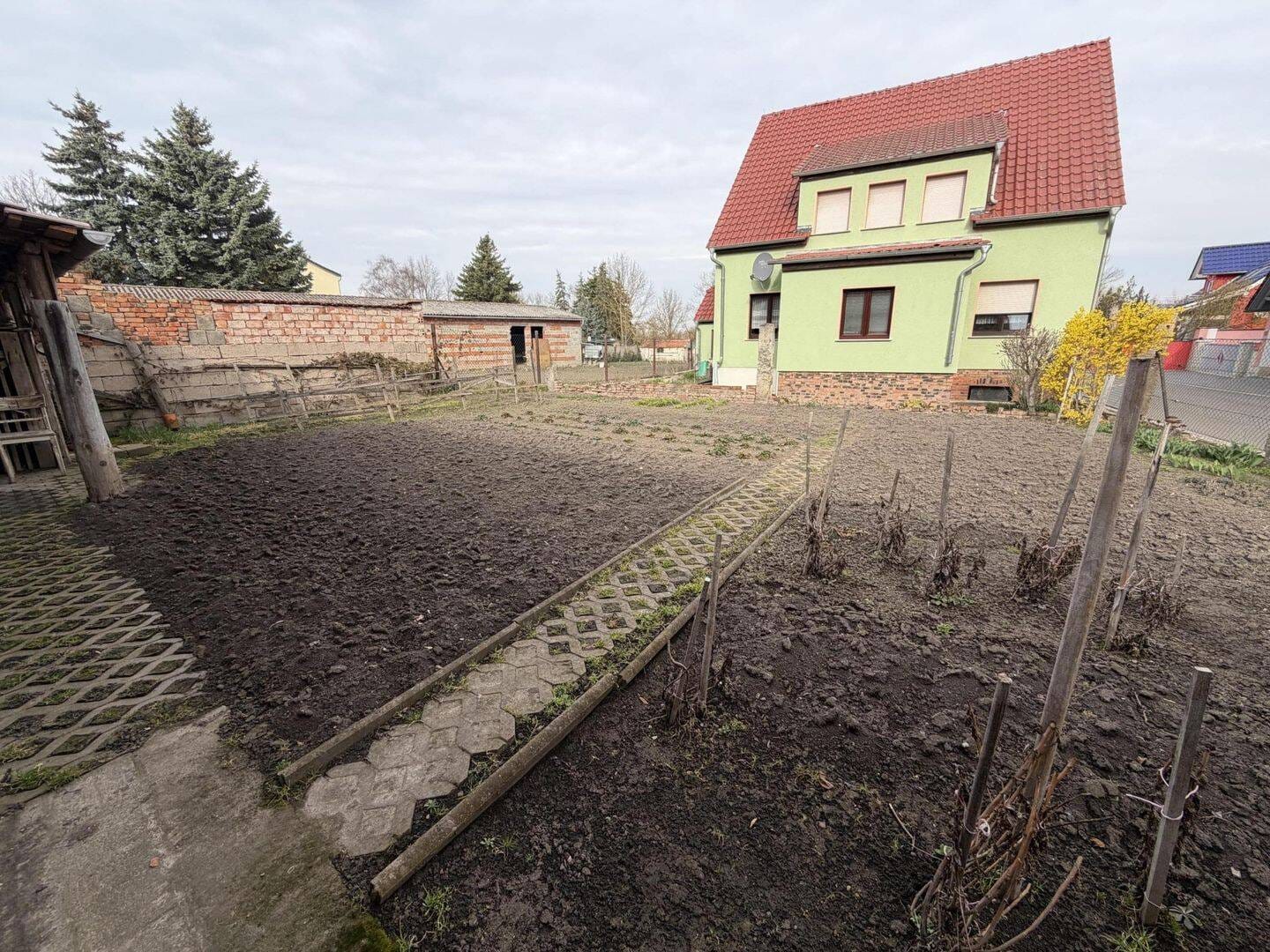 Immobilie in Straußfurt - Hof mit riesigem Potenzial - Scheune, Innenhof & Garten - Bild 4