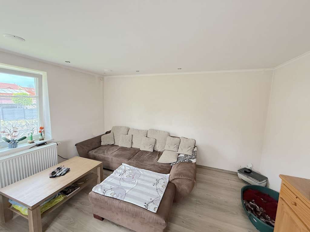Immobilie in Aidenbach - KLEIN ABER FEIN! HAUS MIT 5 SCHLAFZIMMER, WINTERGARTEN UND PHOTOVOLTAIKANLAGE - Bild 4