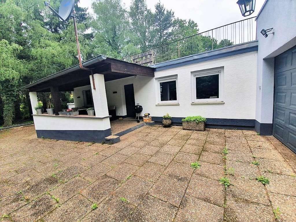 Immobilie in Donsieders - +++ 3- Familienhaus mit großem parkähnlichem Grundstück, 5 Garagenstellplätze – sofort verfügbar+++ - Bild 1