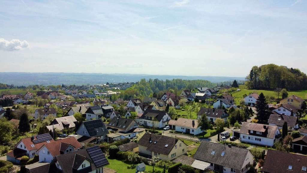 Immobilie in Fronreute - Sî | Potenzielles Mehrgenerationenhaus mit ca. 217 m² ausgebauter Fläche auf zwei Etagen - Bild 1