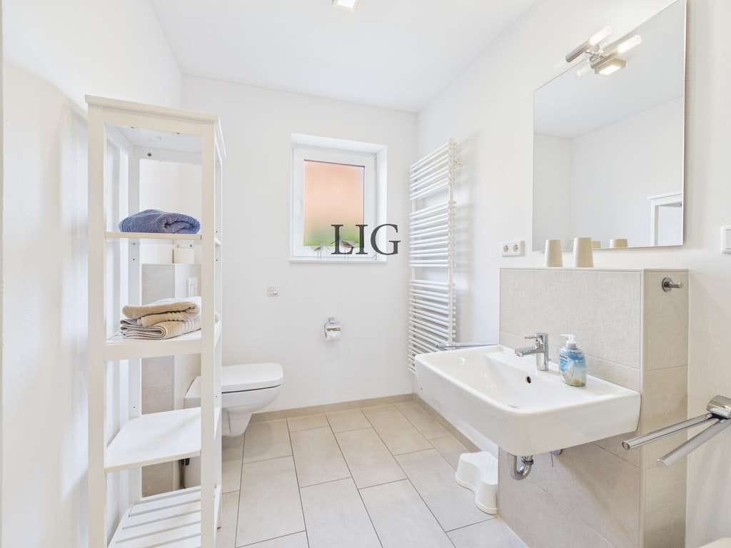 Immobilie in Langeoog - LANGEOOG: Urlaubs - Villa mit 5 Schlafzimmern, Sauna & Gartengrundstück in Strand- und Ortslage! - Bild 3