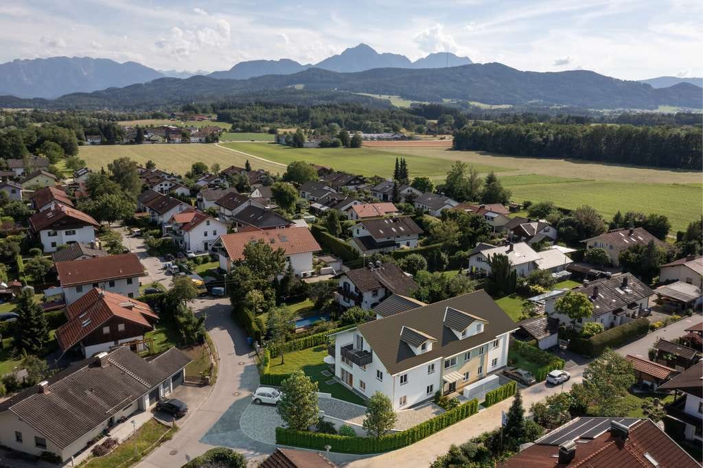 Immobilie in Ainring - Großzügige 2,5-Zimmer-Dachgeschosswohnung - Bild 1