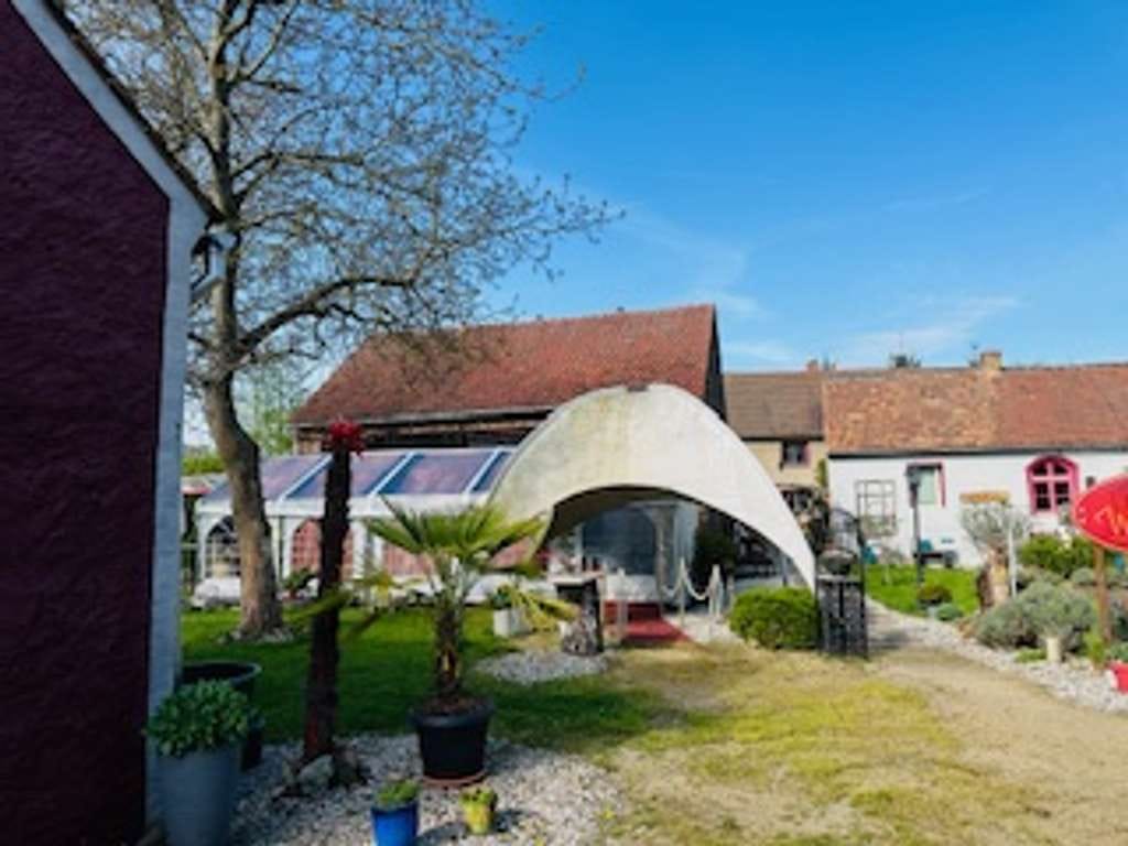 Immobilie in Kodersdorf - **Unikat - ehemaliger 3-Seitenhof mit Wohnhaus, ausgebauter Scheune und großen Garten** - Bild 2