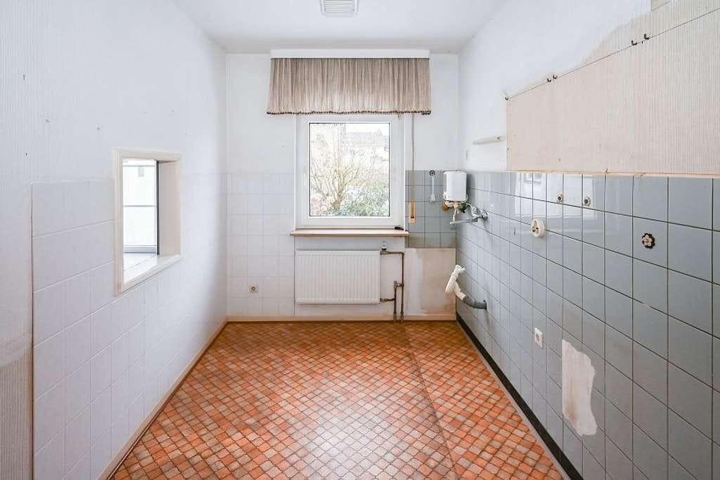 Immobilie in Bielefeld - Charmanter Bungalow mit Sanierungsbedarf auf großzügigem Erbpachtgrundstück! - Bild 4