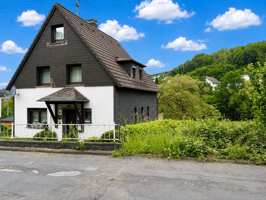 Immobilie in Kirchen (Sieg) - **Gepflegtes Einfamilienhaus mit Weitblick in schöner Lage von Kirchen / Herkersdorf** - Bild 3