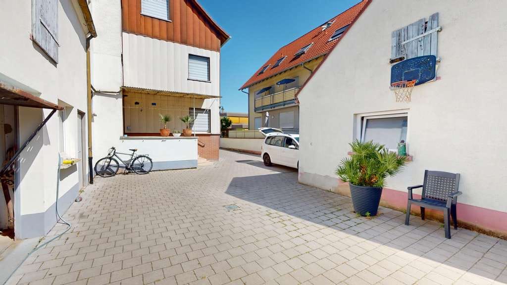 Immobilie in Lingenfeld - Wohnen & Vermieten unter einem Dach - Großzügiges 2-Familien-Haus in Lingenfeld - Bild 2