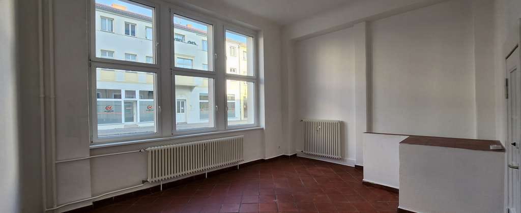 Immobilie in Nauen - Helle 4-Zi-Wohnung, 123-150 qm, Südterrasse, Wohnküche, Stellplatz, zentral, bezugsfrei saniert - Bild 1