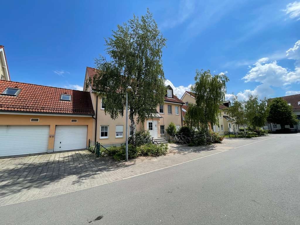 Immobilie in Leegebruch - vermietete 3-Zi. OG-Wohnung mit Balkon und Garagenstellplatz - Bild 2