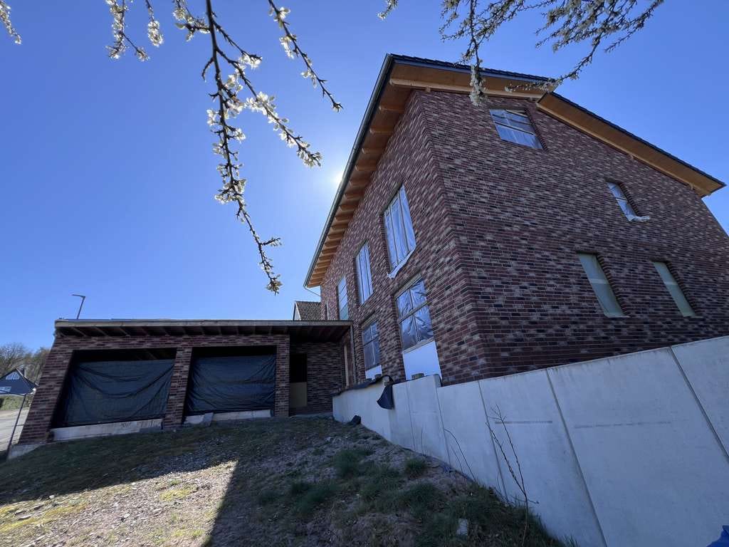 Immobilie in Eschershausen - Einmalig schöner Rohbau eines EFH auf kinderfreundlichem Traumgrundstück in Eschershausen - Bild 0