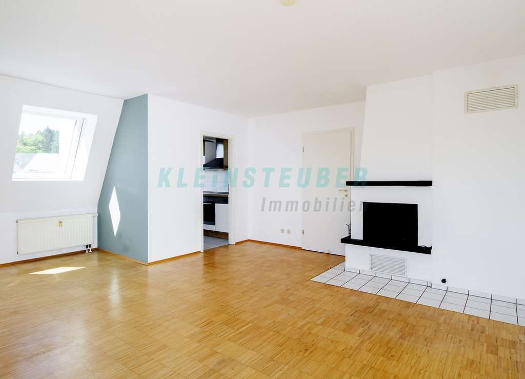 Immobilie in Mühltal - Aussicht im Sommer - Kamin im Winter - Bild 1