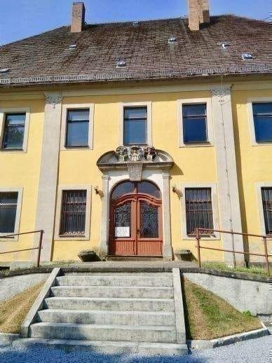 Immobilie in Hähnichen -  SCHLOSS - perfekt für kleines Hotel Schönheitsklinik Mehrgenerationen-Wohnen - Bild 2