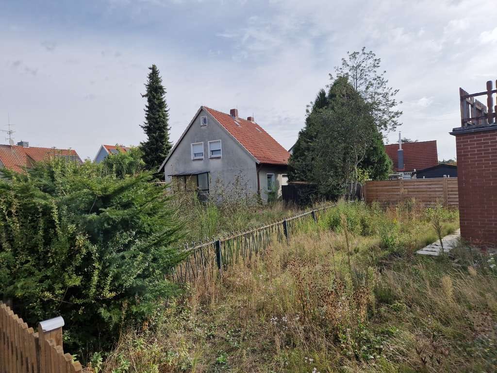 Immobilie in Uetze - Haus in bester Lage direkt in Uetze - Sanierung notwendig - Bild 3