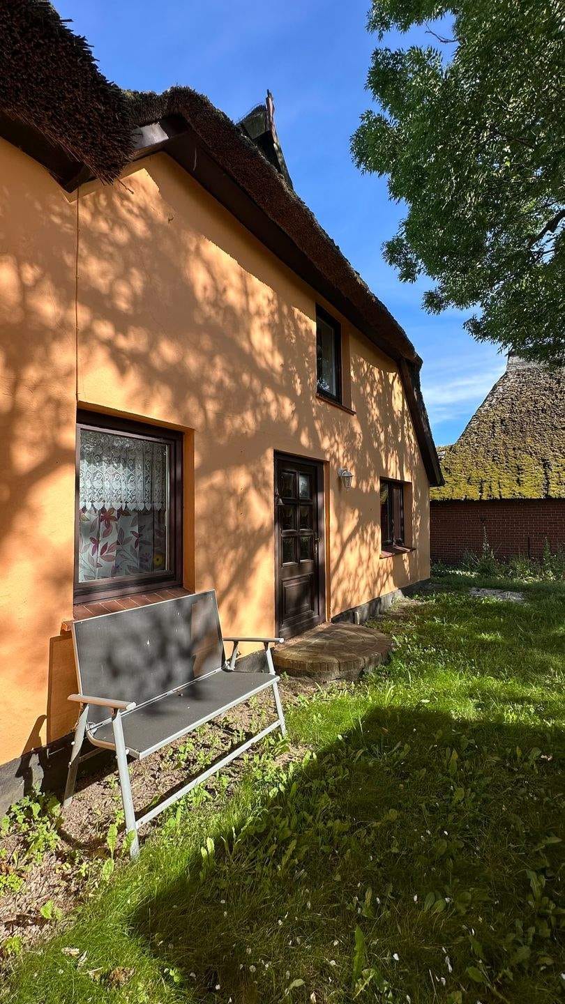 Immobilie in Ahrenshoop - AHRENSHOOP: Ein Haus mit Geschichte zwischen Bodden und Ostsee - Bild 1