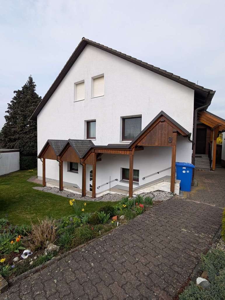 Immobilie in Edermünde - Edermünde -Besse:  Gepflegtes Einfamilienhaus mit Einliegerwohnung und Garten - Bild 1