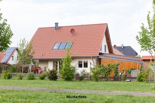 Immobilie in Seukendorf - Einfamilienhaus mit Einliegerwohnung - ankommen und wohlfühlen! - Bild 0