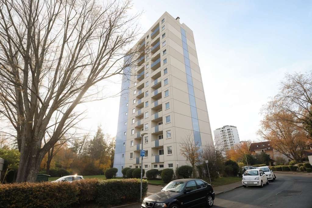 Immobilie in Frankfurt am Main - Vermietete 1,5-Zimmer-Kapitalanlage in Frankfurt-Hausen – ruhige Lage mit Weitblick - Bild 0