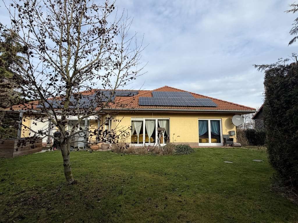 Immobilie in Wiedemar - Ein Zuhause für jede Lebensphase – Familienbungalow auf einer Ebene - Bild 0