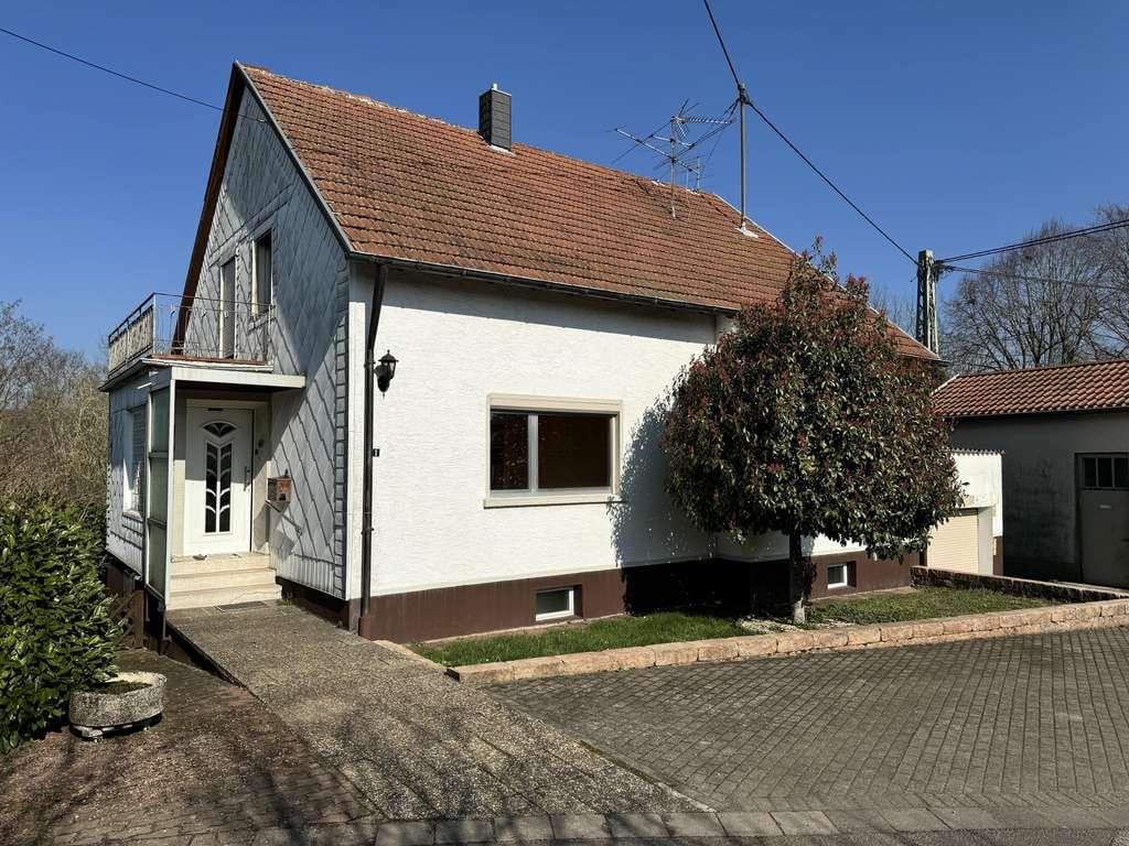Immobilie in Wallerfangen - Freistehendes Einfamilienhaus in ruhiger Lage von Wallerfangen-St. Barbara! - Bild 0