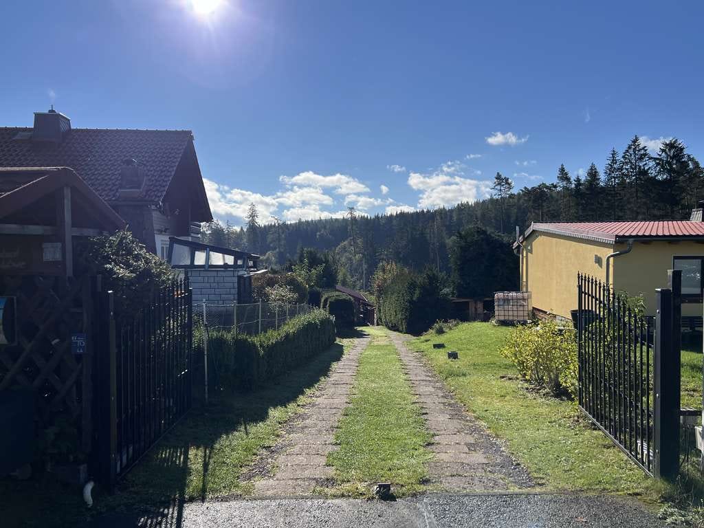 Immobilie in Tambach-Dietharz - tolles Einfamilienhaus mit großem geschlossenem Carport, Gästehaus und Sauna - Bild 2