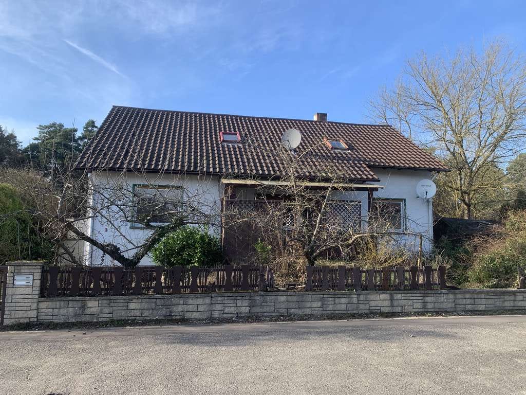 Immobilie in Berg (Pfalz) - Berg: Charmantes Einfamilienhaus mit ausgebautem DG in sonniger Lage - Nutzung als 2FH möglich - Bild 0